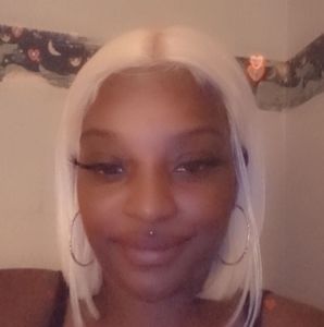 Meet your Posher, Sheka